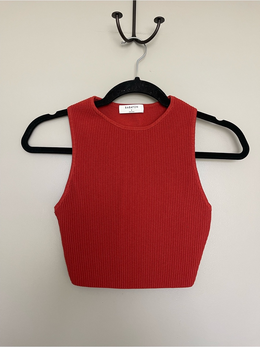 Babaton Ribbed Cropped Tank - Picture 2 of 5